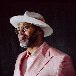 Eric-Roberson-700x700.jpg