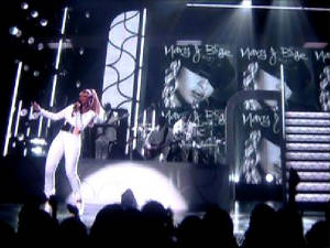 MaryJ_performance_BETAwards2011.jpg