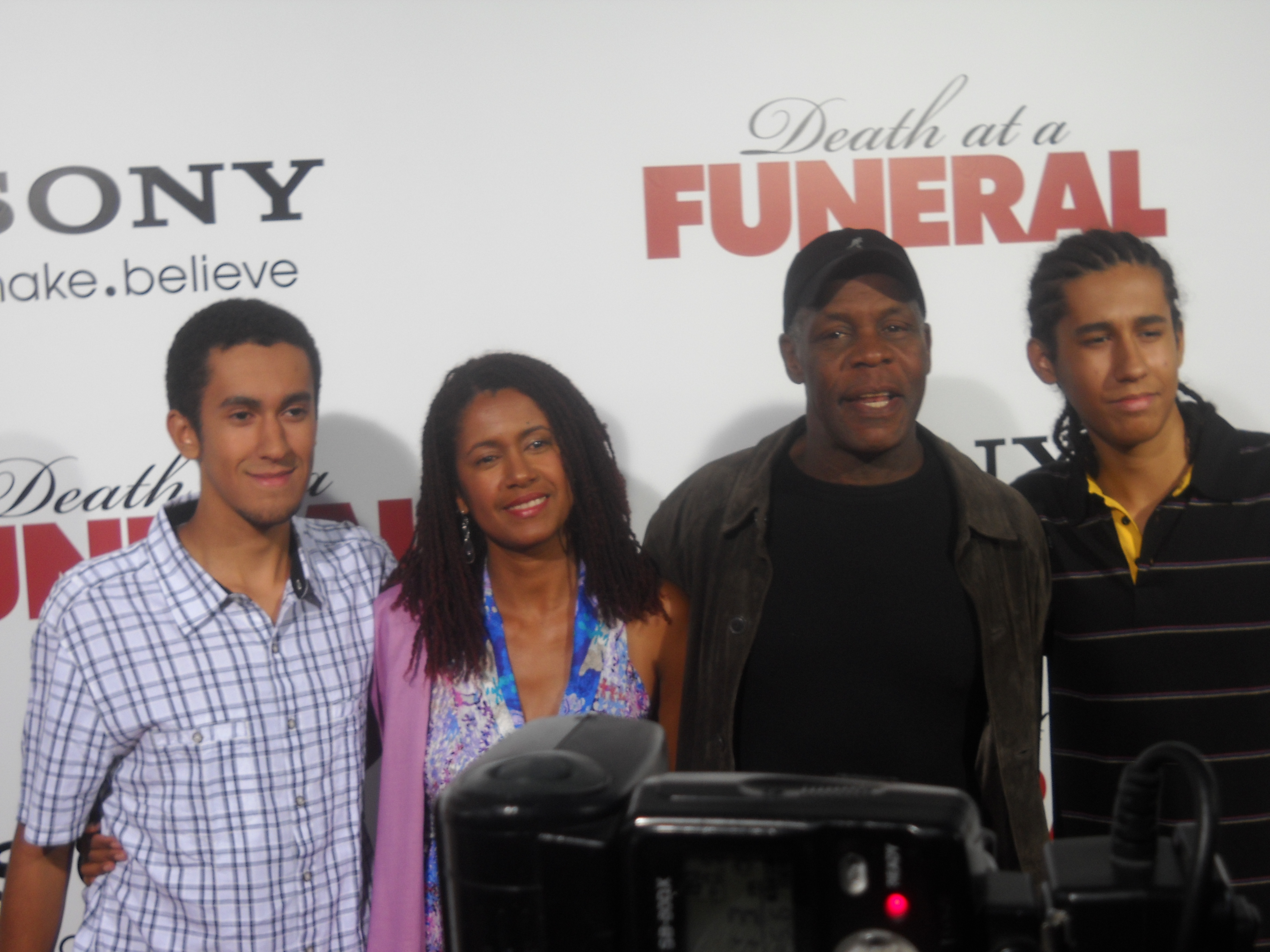 DannyGloverandFamily_atDeathataFuneralPremiere.JPG