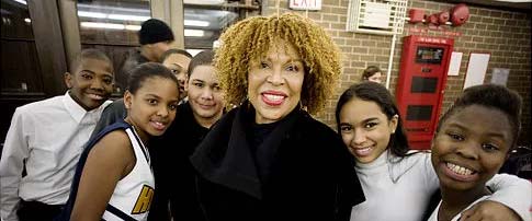 Roberta-Flack-Foundation-w-kids.jpg